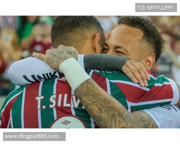 巴西与厄瓜多尔激战正酣足球盛宴引发球迷热情高涨